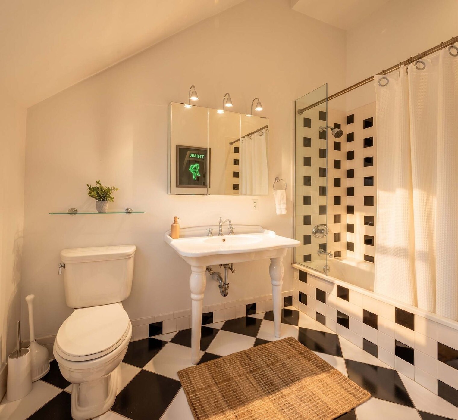 Building Photo - 508 Broadway-SI ID1035011P