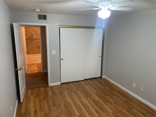 Building Photo - 5217 Caspian Springs Dr