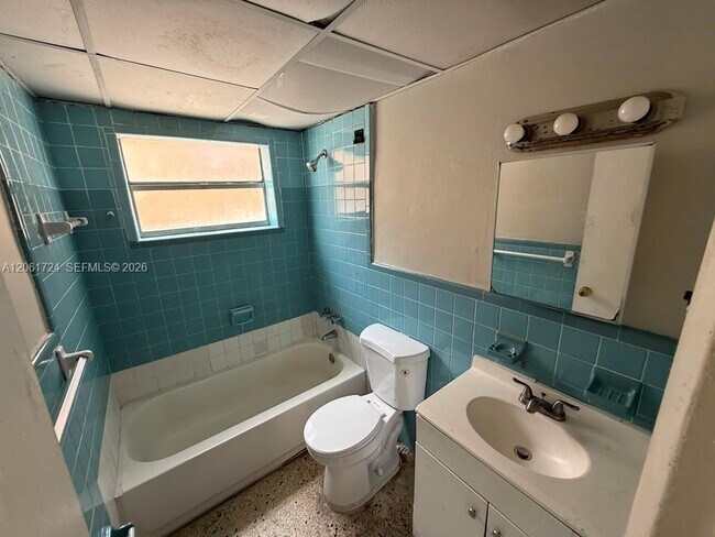 Building Photo - 3045 NW 21st Ct