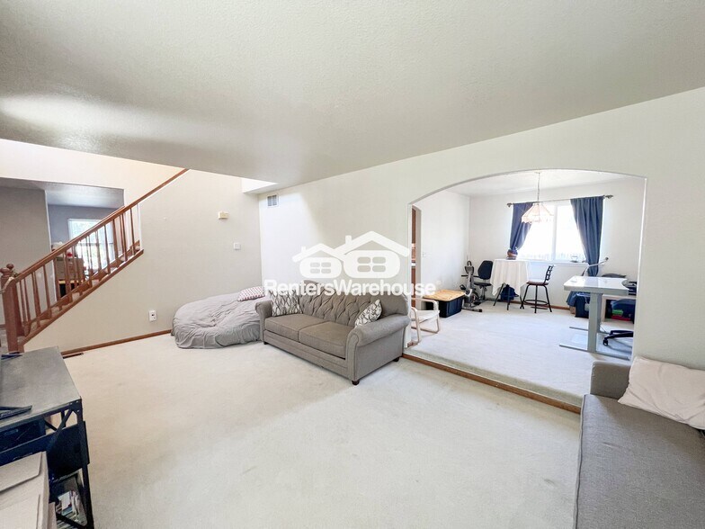Building Photo - 4392 Deephaven Ct