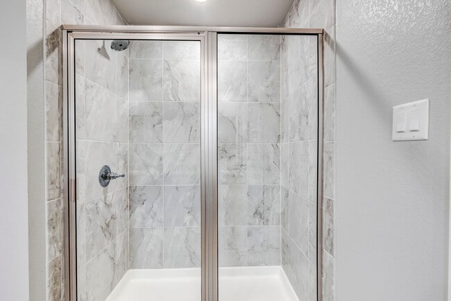 Building Photo - 1733 Dryden Ave