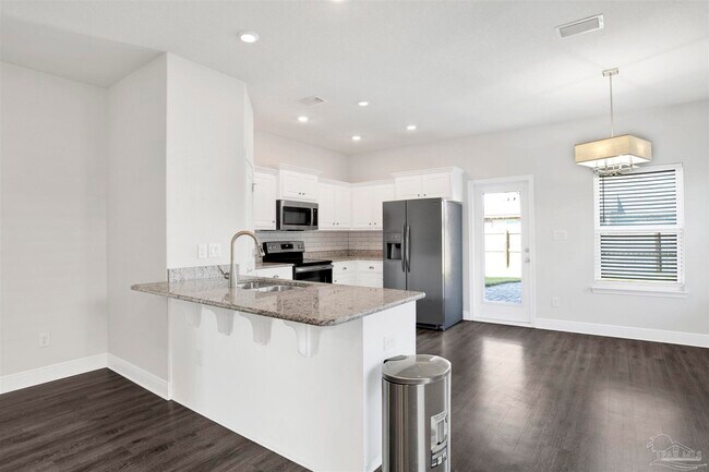 Building Photo - 12295 Pinfish Rd