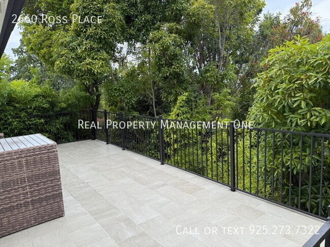 Building Photo - 2660 Ross Pl