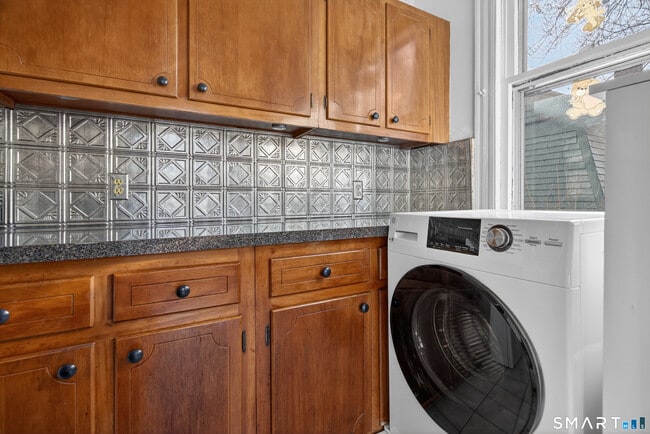 Building Photo - 339 Willow St