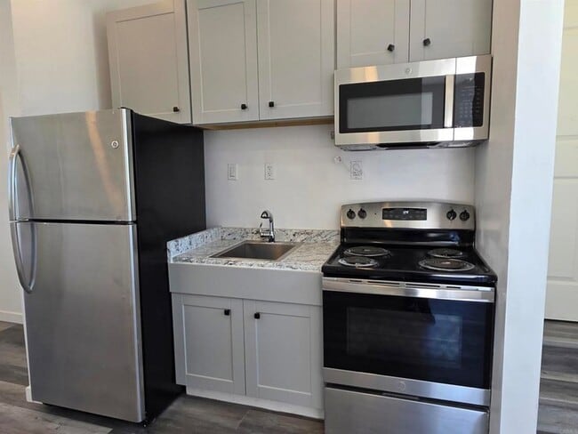 Building Photo - 1819 Oakshire Ct