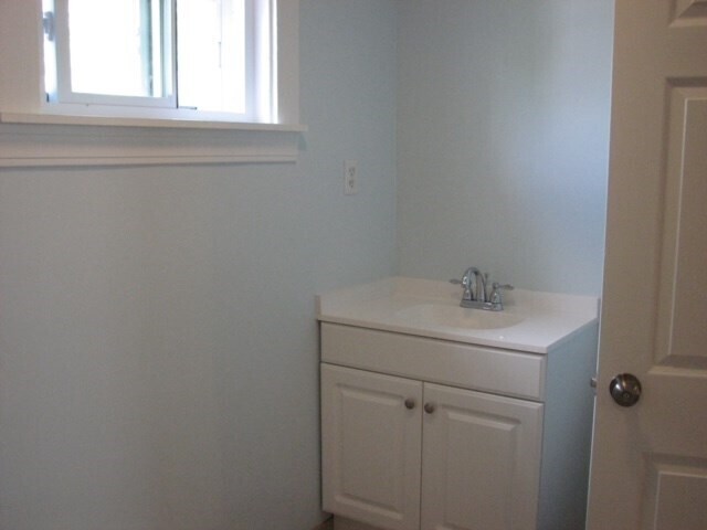 Building Photo - 0 School St