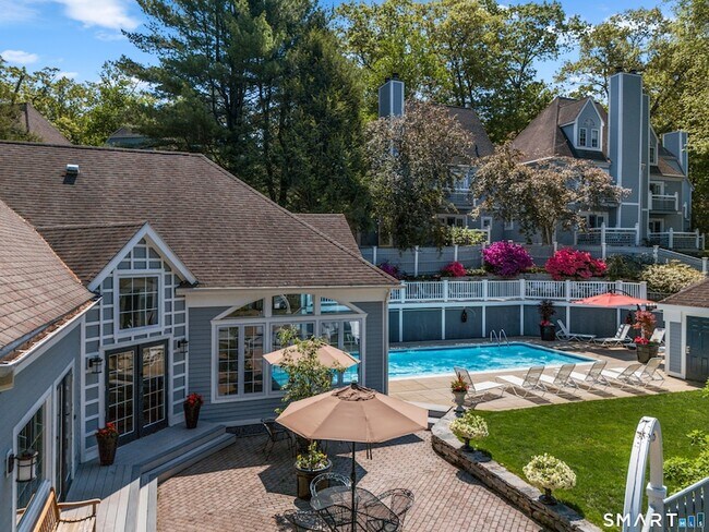 Building Photo - 2124 Old Pond Ln