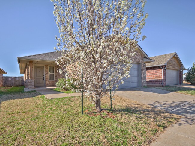 Building Photo - Newer Home in OKC