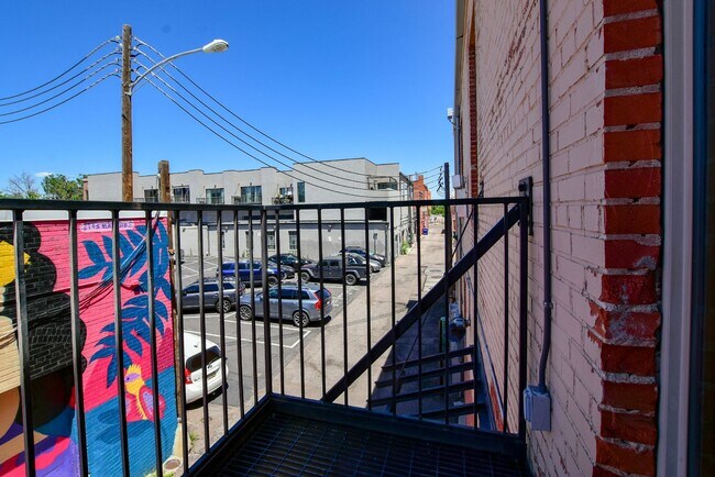 Building Photo - One-of-a-Kind Tejon Street Condo in Unbeatable Location! No Utility Setup Required!