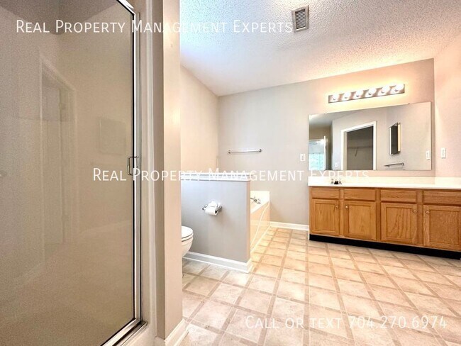Building Photo - 112 Bosburg Dr
