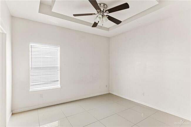 Building Photo - 1707 W Smith Dr