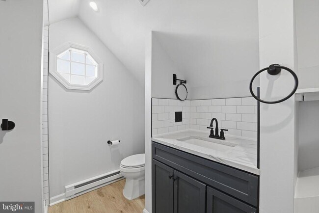 Building Photo - 405 Wegner Ave