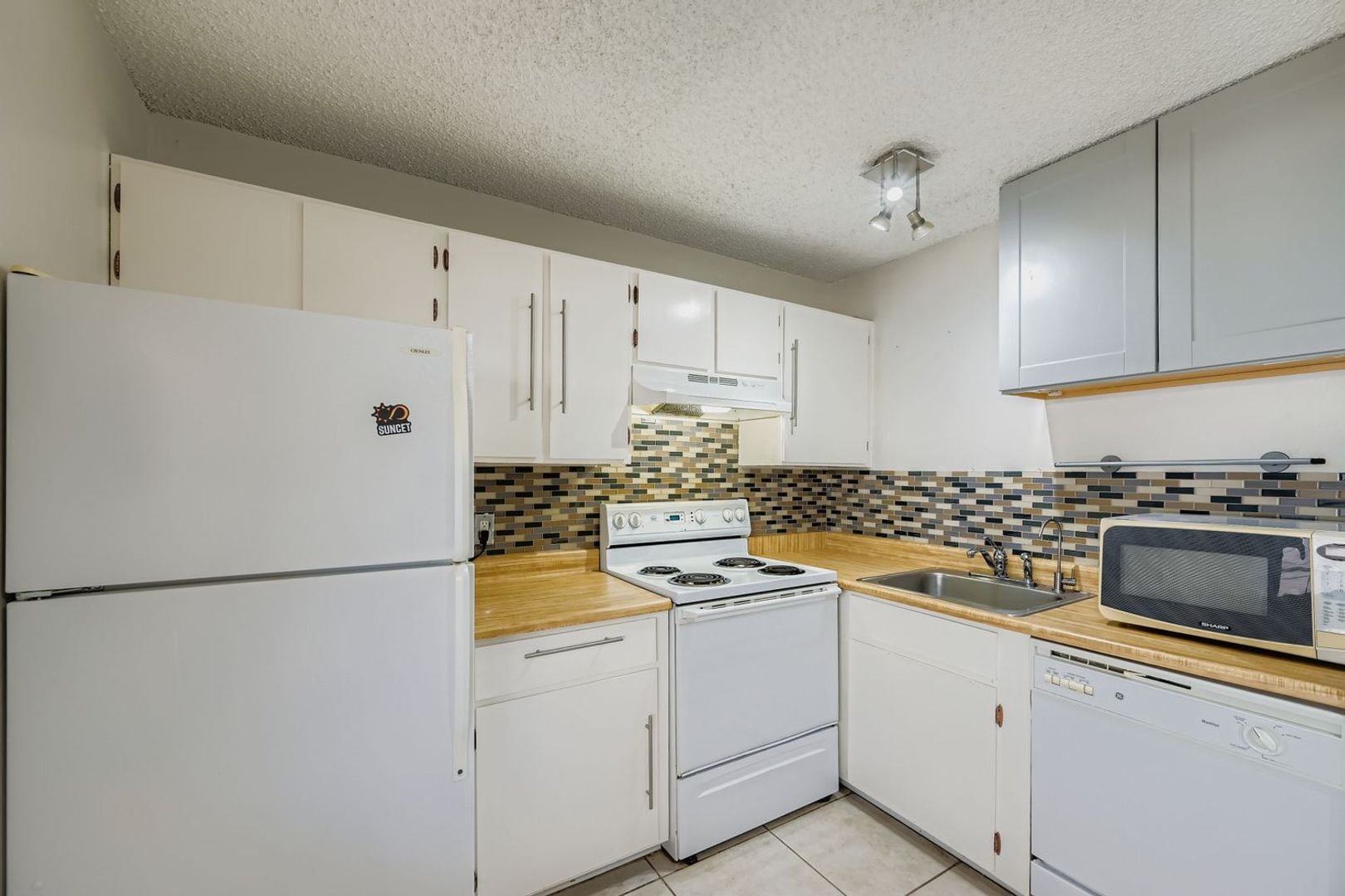 Building Photo - 3161 Madison Ave