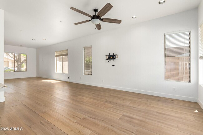 Building Photo - 7701 E Buteo Dr