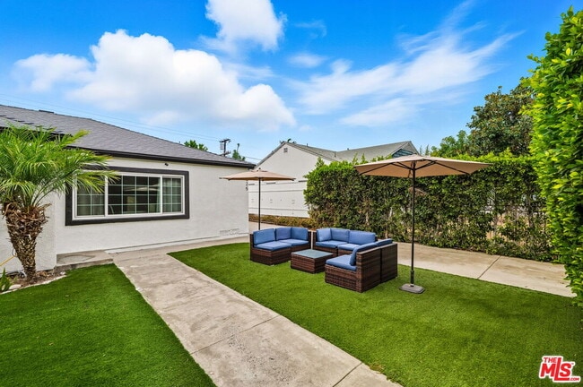 Building Photo - 6327 Babcock Ave