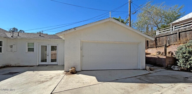 Building Photo - 14971 Elizabeth Lake Rd