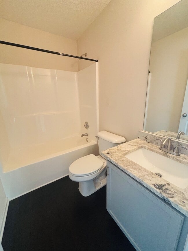 Building Photo - 607 McDowell Ln