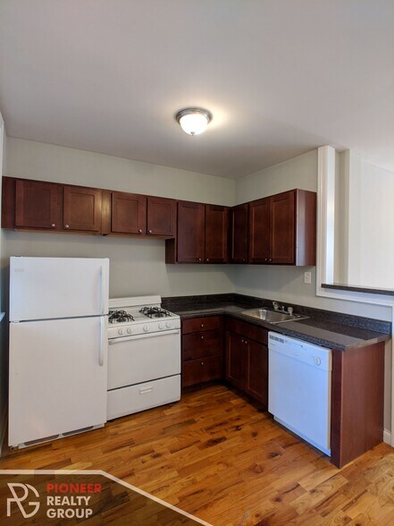 Building Photo - 4409 N Wolcott Ave
