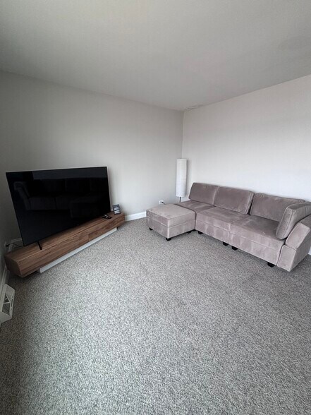 Living Room #1 - 4 N Pistakee Lake Rd
