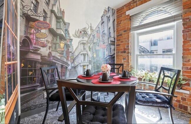 Building Photo - 974 N High St