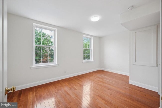 Building Photo - 609 N 34th St