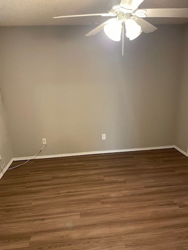 Building Photo - 322 Spring Branch Ln