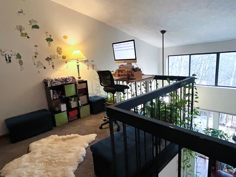 Building Photo - 9124 S Pointe Ridge Ln