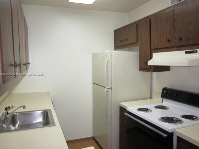 Building Photo - 10790 N Kendall Dr
