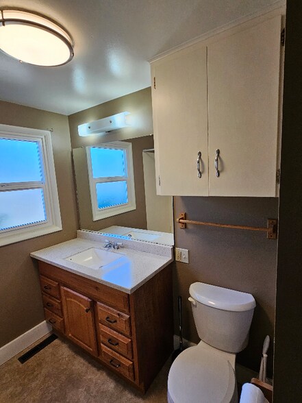 Building Photo - 511 NE 8th St