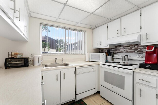 Building Photo - 5312 Bosque Ln