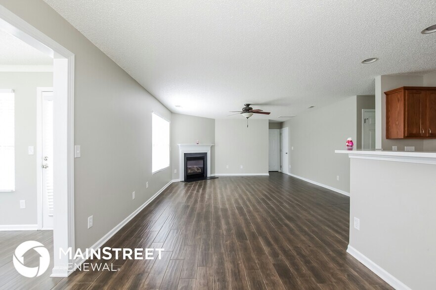 Building Photo - 4418 Golden View Dr