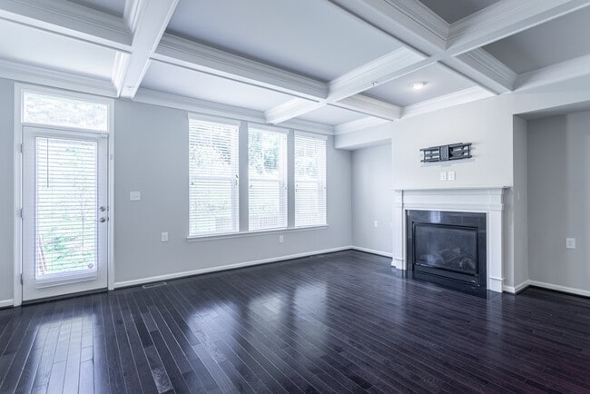 Building Photo - 6913 Country Club Terrace