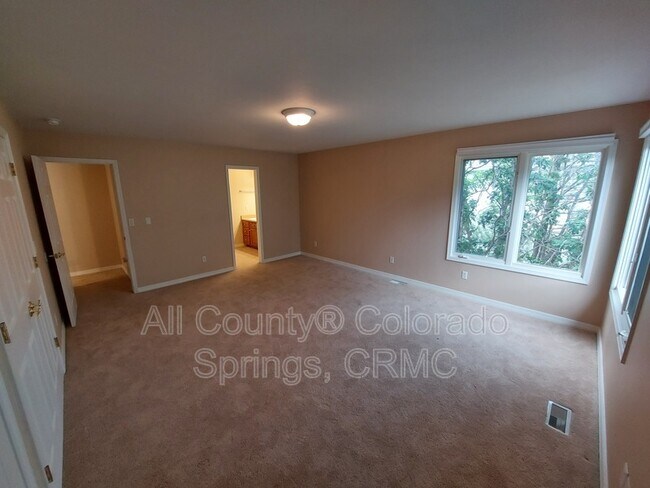 Building Photo - 5035 Langdale Way