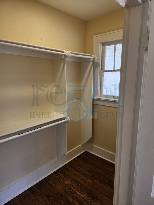 Building Photo - Newly Renovated Immaculate Condo In Hillcrest!!!!! Just Blocks from UAMS!!