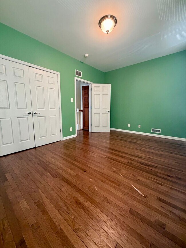 Building Photo - 3847 Spring Garden St