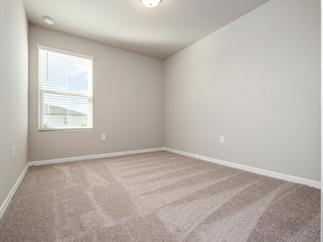 Building Photo - 658 Legacy Lp
