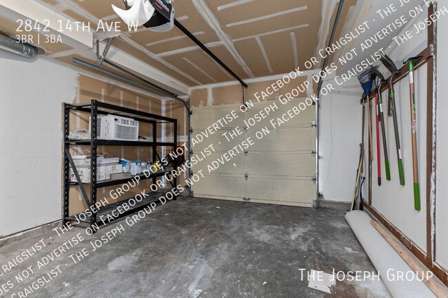 Building Photo - 2842 14th Ave W