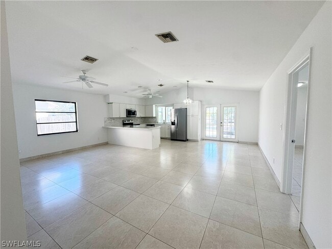 Building Photo - 630 105th Ave N