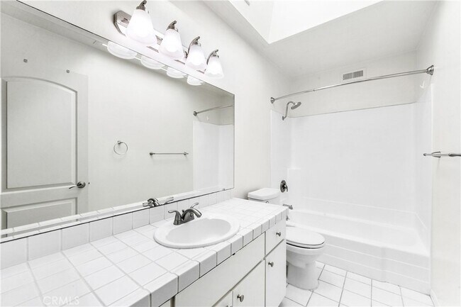 Building Photo - 16293 Wayfarer Ln