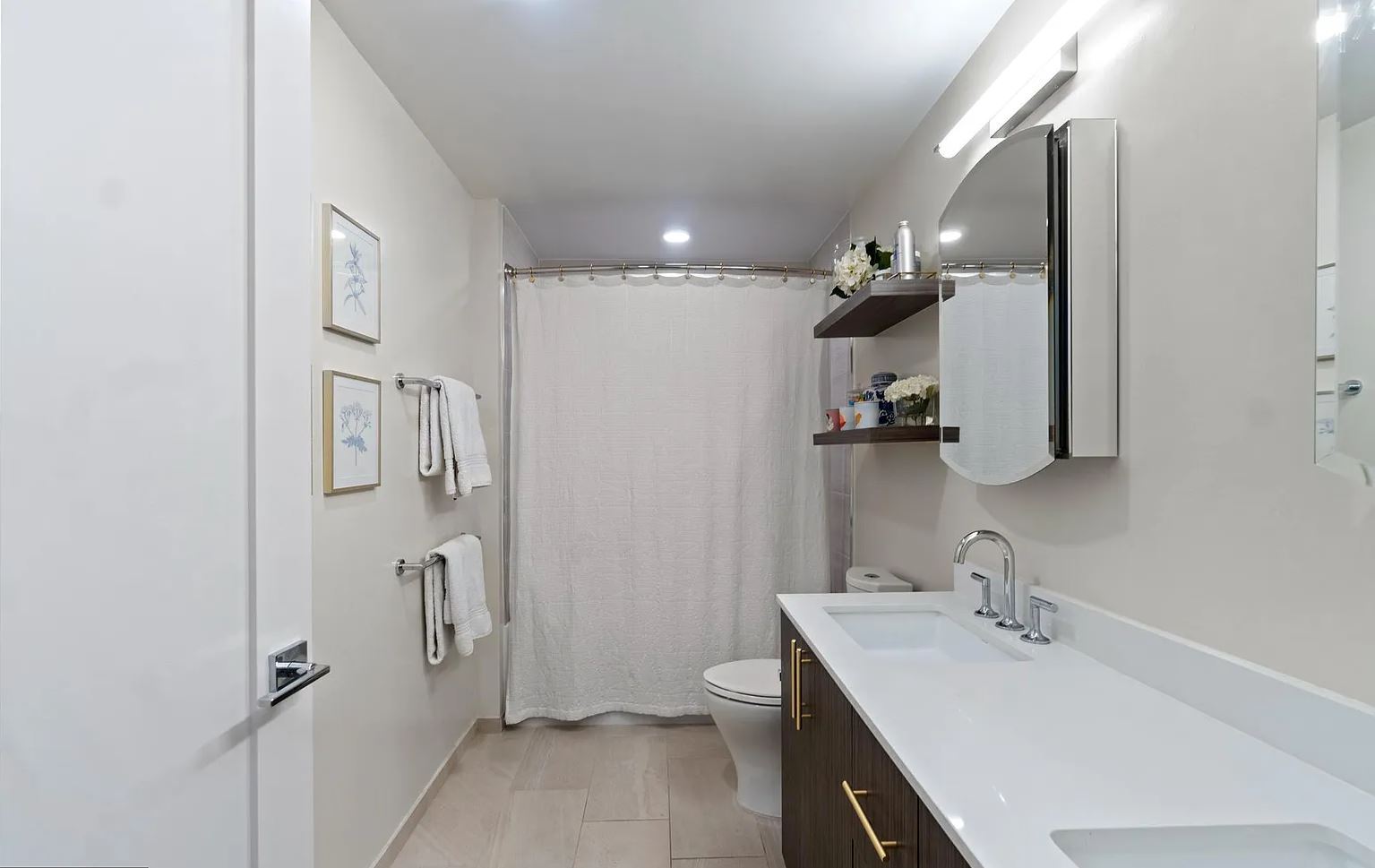 Building Photo - 1211 Van St SE