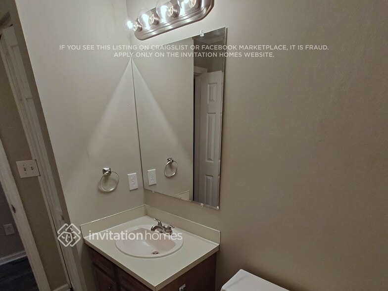 Building Photo - 2947 Gray Feather Dr