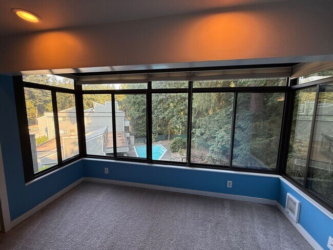 Building Photo - 2 Bedroom 2 Bathroom Plus Amenities!