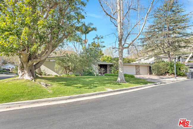 Building Photo - 30611 Las Estrellas Dr