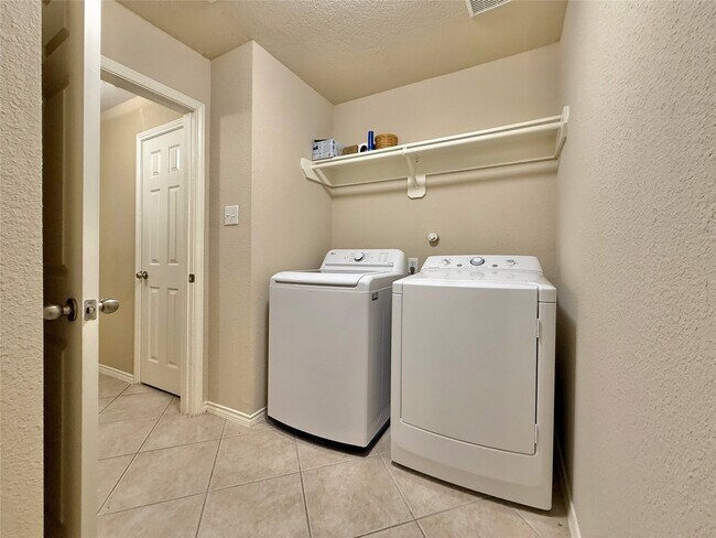 Building Photo - 1810 Katlyn Ln