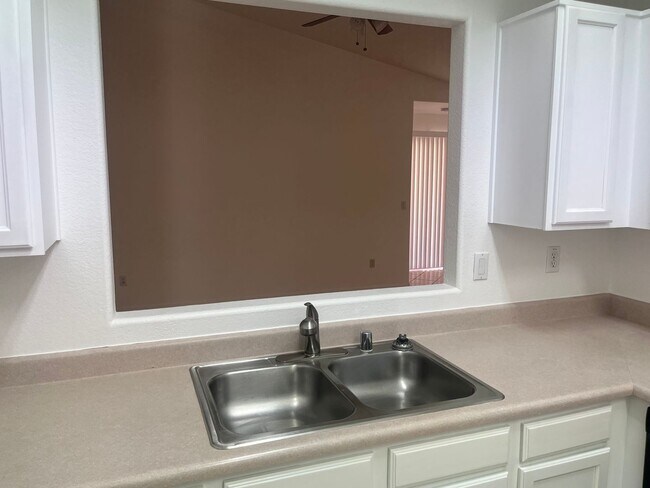 Building Photo - 13225 W Desert Ln