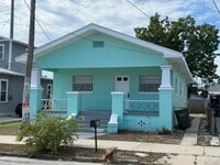 Building Photo - Charming 3 bed 1 bath 1176 Sq. Ft