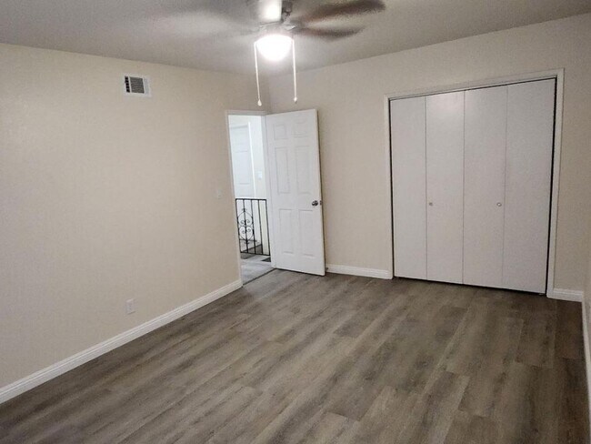 Building Photo - 642 Lemar Park Dr