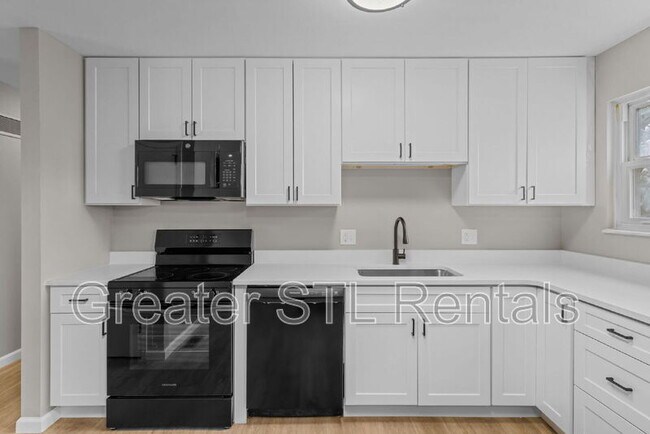 Building Photo - 702 Boca Chica Dr