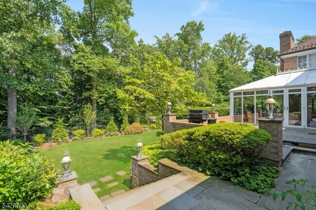 Building Photo - 787 Peach Tree Ln