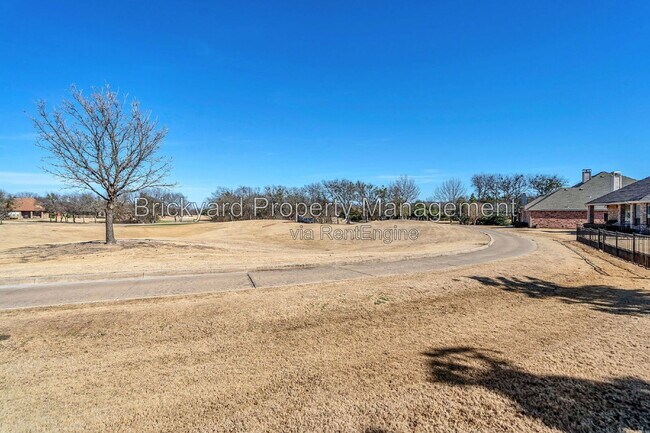Building Photo - 350 Pine Valley Dr
